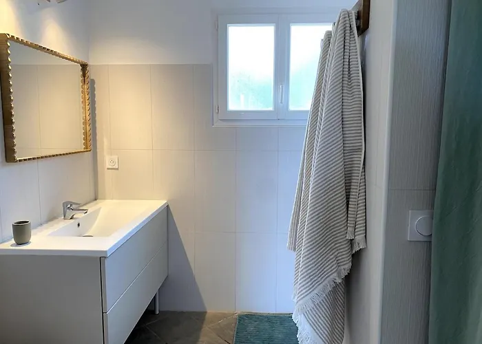 Vecchio, Calme Avec Piscine 别墅