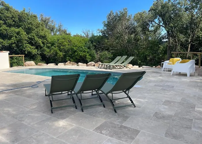 Vecchio, Calme Avec Piscine 别墅 *