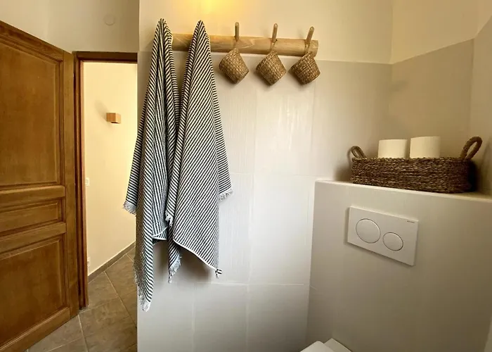 Vecchio, Calme Avec Piscine