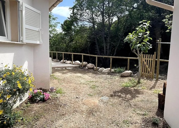 Vecchio, Calme Avec Piscine 别墅