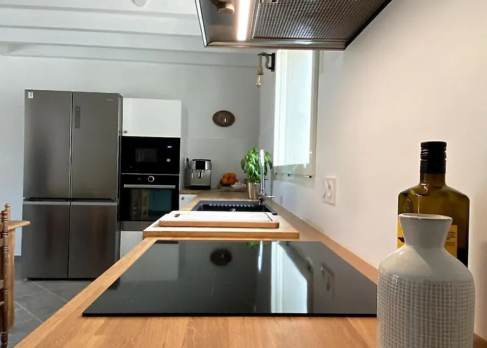 Vecchio, Calme Avec Piscine 别墅 *