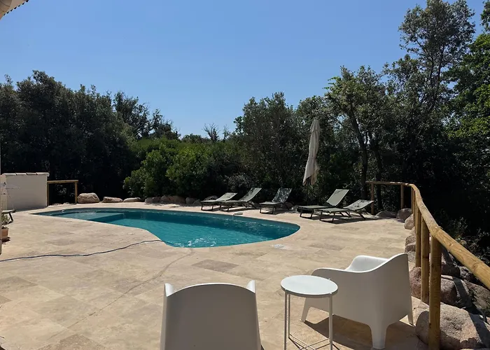 Vecchio, Calme Avec Piscine 别墅