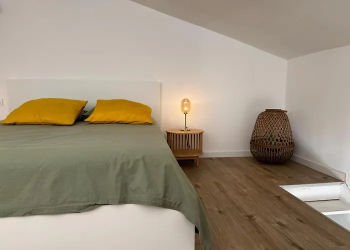 Vecchio, Calme Avec Piscine 别墅