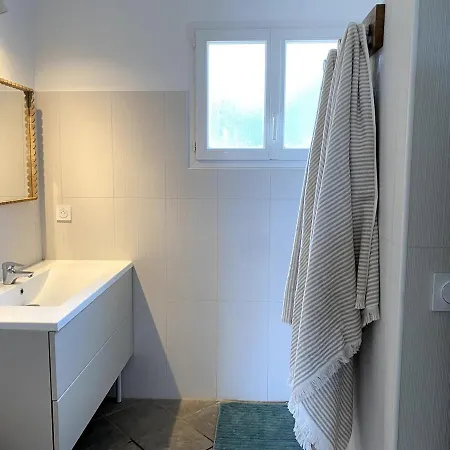 Vecchio, Calme Avec Piscine 빌라