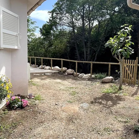 Vecchio, Calme Avec Piscine 빌라