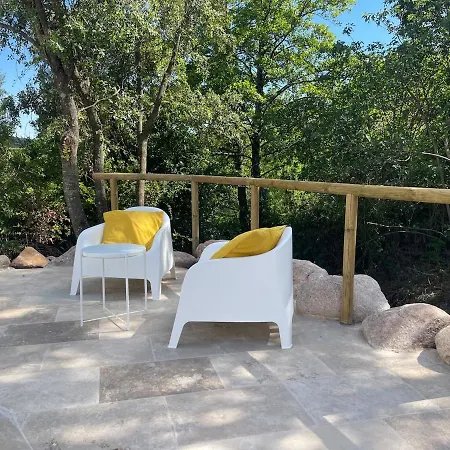 Vecchio, Calme Avec Piscine بورتو فيكشْيو