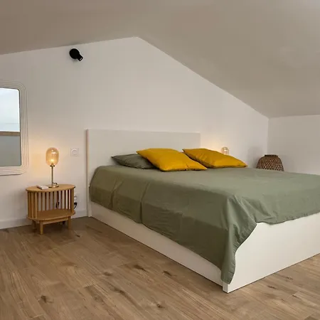 Vecchio, Calme Avec Piscine 빌라