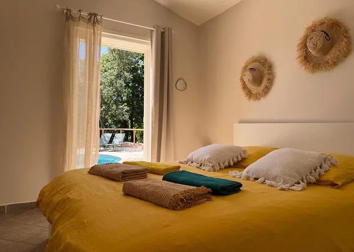 Vecchio, Calme Avec Piscine *